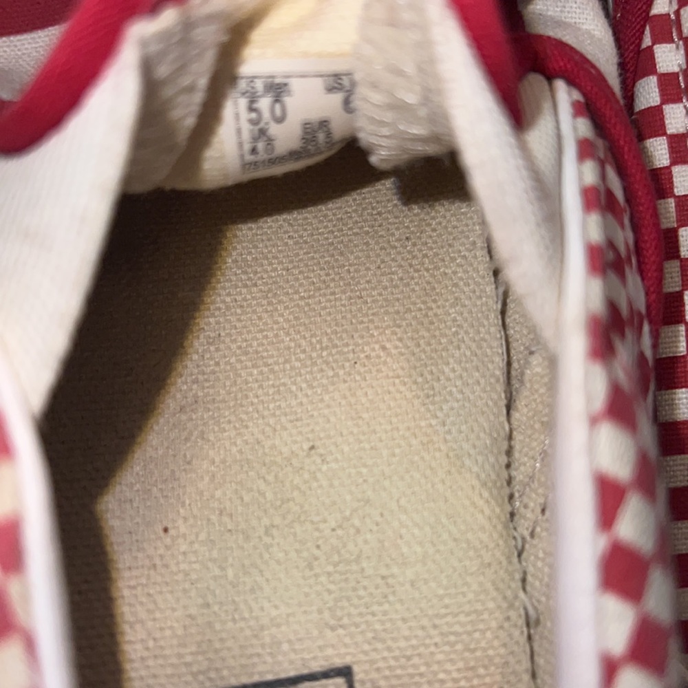 Vans - Picture 2 of 2